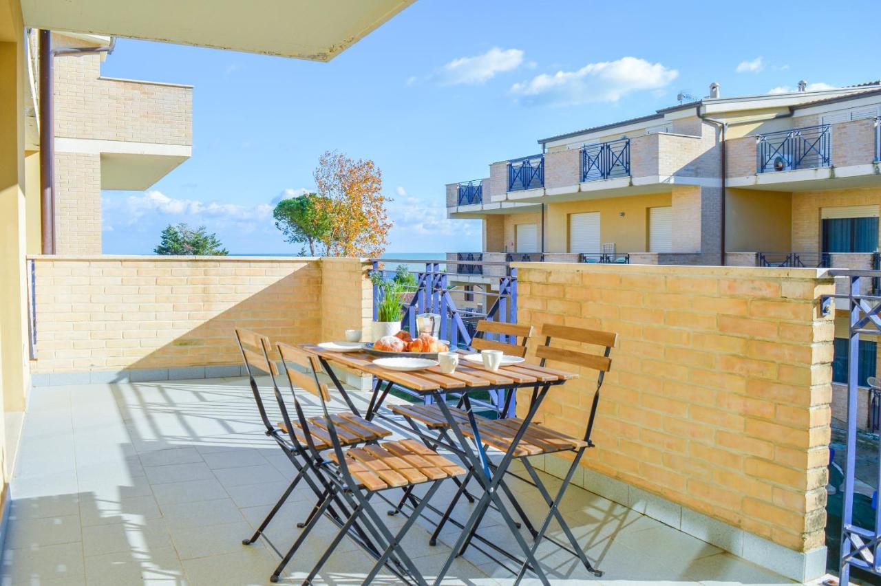 Homiday - Green Bay Village Pineto Bagian luar foto