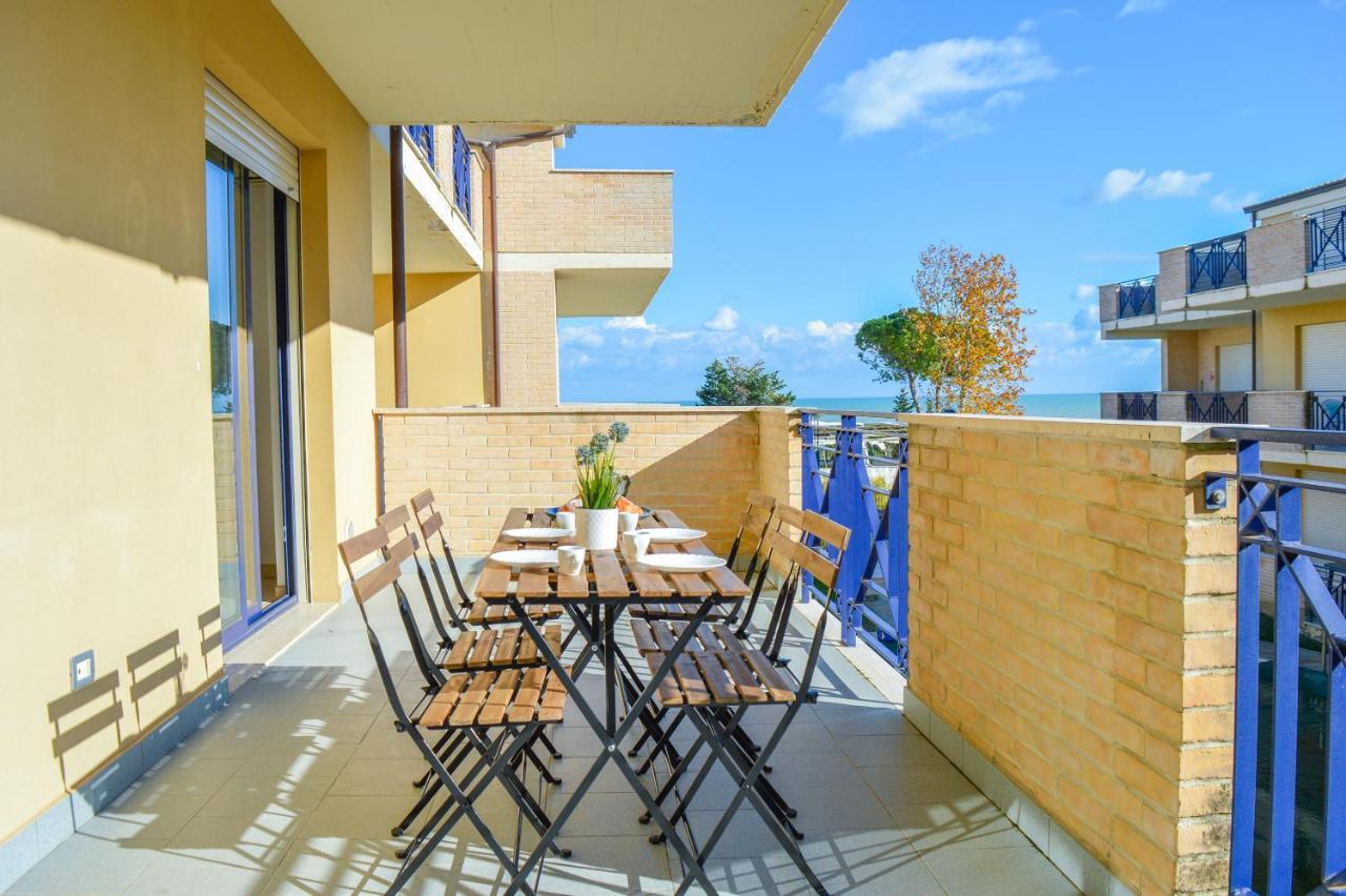 Homiday - Green Bay Village Pineto Bagian luar foto